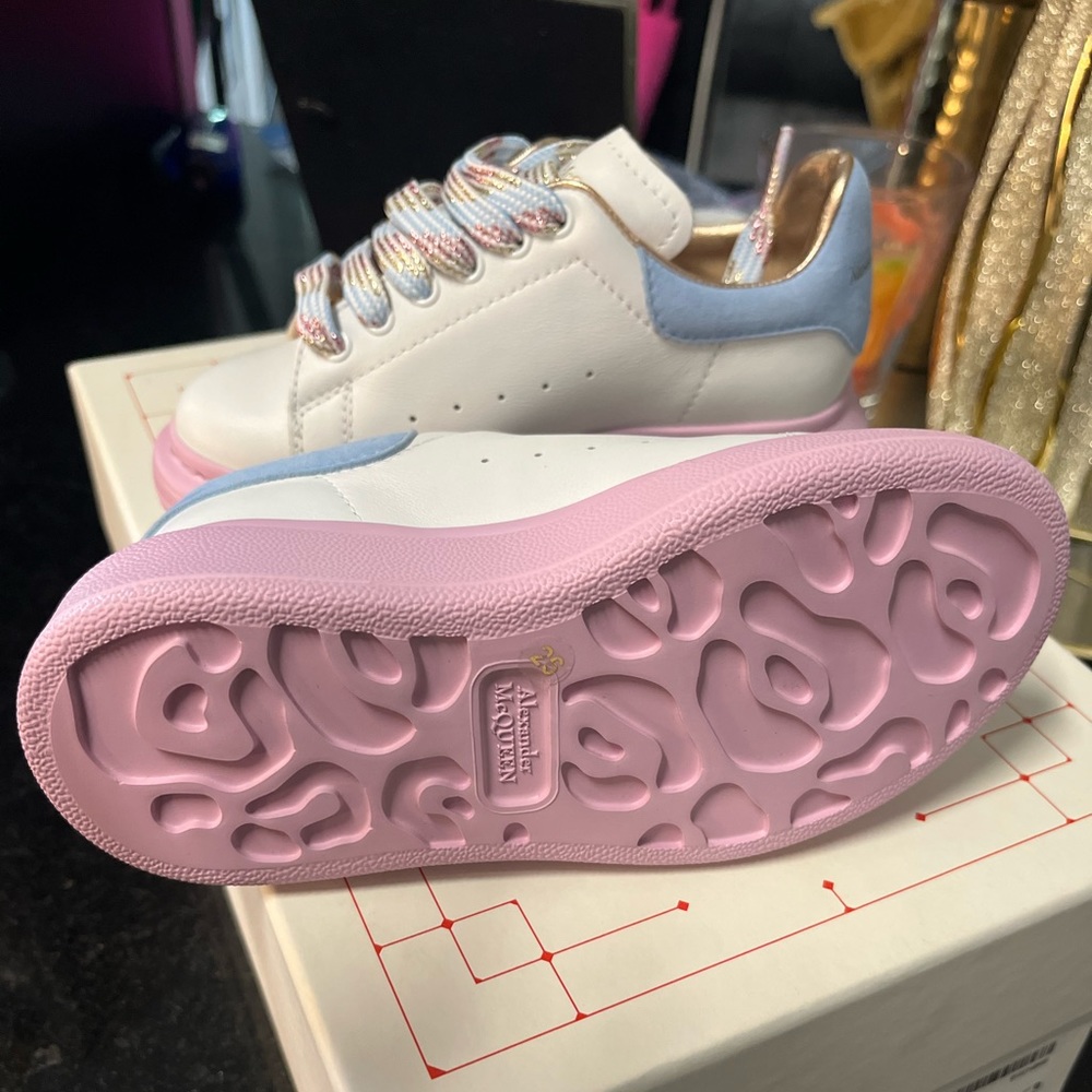 9c alexander McQueen brand new